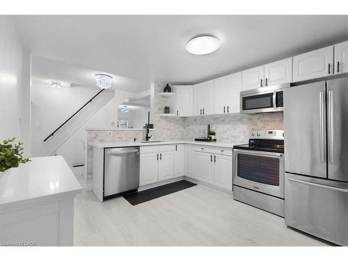 39 Division Street, Hamilton, ON - Indoor Photo Showing Kitchen