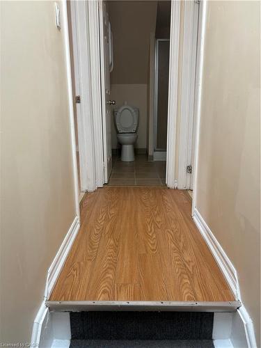 95 Sanford Avenue N, Hamilton, ON - Indoor Photo Showing Other Room