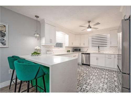 383 East 24Th Street, Hamilton, ON - Indoor Photo Showing Kitchen With Upgraded Kitchen
