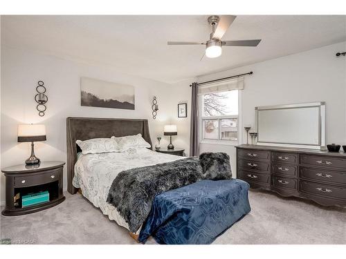 383 East 24Th Street, Hamilton, ON - Indoor Photo Showing Bedroom