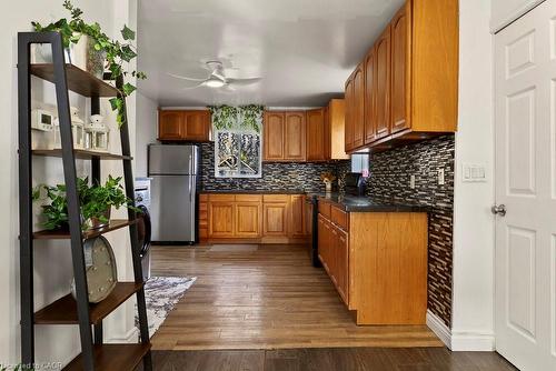 163 Hope Avenue, Hamilton, ON - Indoor Photo Showing Kitchen