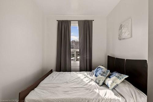 163 Hope Avenue, Hamilton, ON - Indoor Photo Showing Bedroom