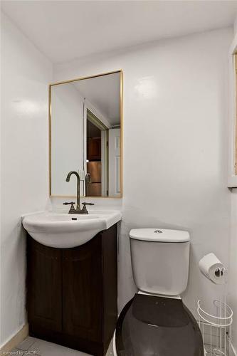 163 Hope Avenue, Hamilton, ON - Indoor Photo Showing Bathroom