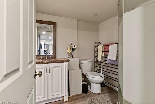 163 Hope Avenue, Hamilton, ON - Indoor Photo Showing Bathroom
