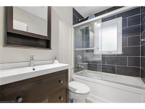 18 Harber Avenue, Kitchener, ON - Indoor Photo Showing Bathroom