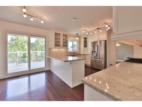 1179 Havendale Boulevard, Burlington, ON - Indoor Photo Showing Kitchen