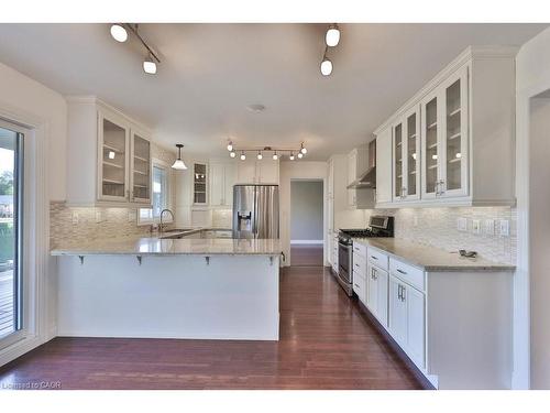 1179 Havendale Boulevard, Burlington, ON - Indoor Photo Showing Kitchen With Upgraded Kitchen