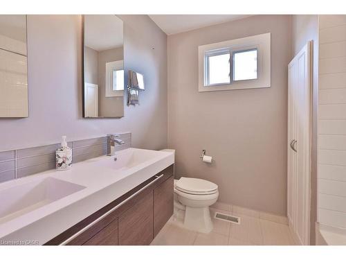 1179 Havendale Boulevard, Burlington, ON - Indoor Photo Showing Bathroom