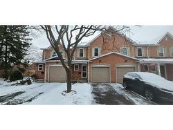 15-1039 Cedarglen Gate  Mississauga, ON L5G 3A7