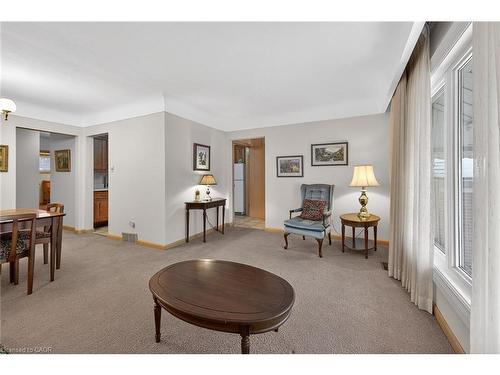 59 Cloke Court, Hamilton, ON - Indoor Photo Showing Other Room