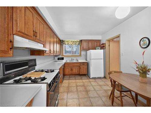 59 Cloke Court, Hamilton, ON - Indoor Photo Showing Kitchen With Double Sink