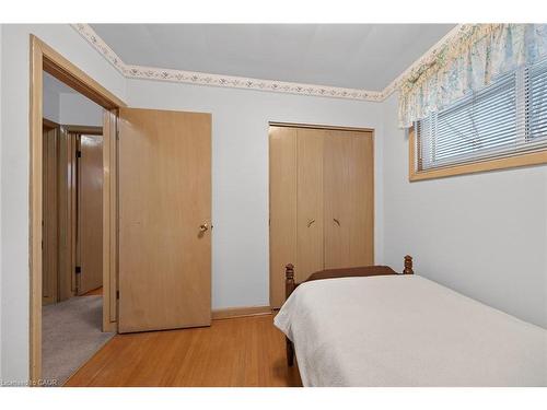 59 Cloke Court, Hamilton, ON - Indoor Photo Showing Bedroom
