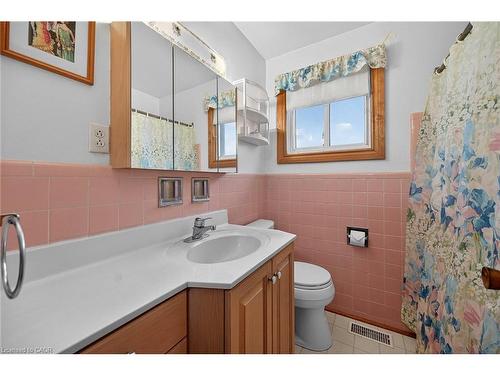 59 Cloke Court, Hamilton, ON - Indoor Photo Showing Bathroom
