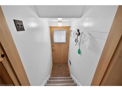59 Cloke Court, Hamilton, ON - Indoor Photo Showing Other Room