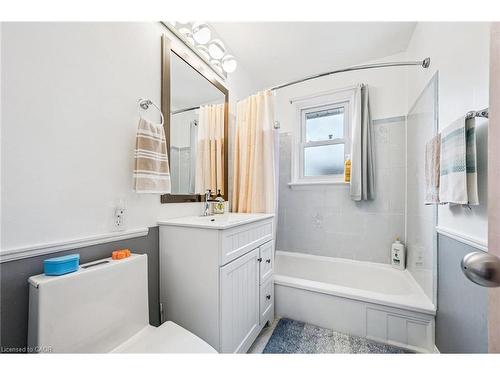 263 East 36Th Street, Hamilton, ON - Indoor Photo Showing Bathroom