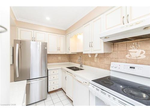 35-14 Derby Street, Hamilton, ON - Indoor Photo Showing Kitchen With Double Sink