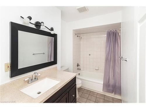 35-14 Derby Street, Hamilton, ON - Indoor Photo Showing Bathroom