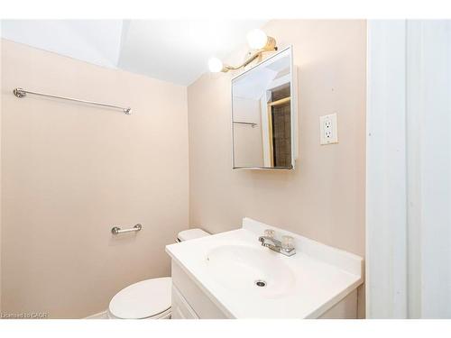 35-14 Derby Street, Hamilton, ON - Indoor Photo Showing Bathroom