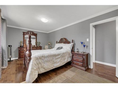 982 Highland Road E, Stoney Creek, ON - Indoor Photo Showing Bedroom
