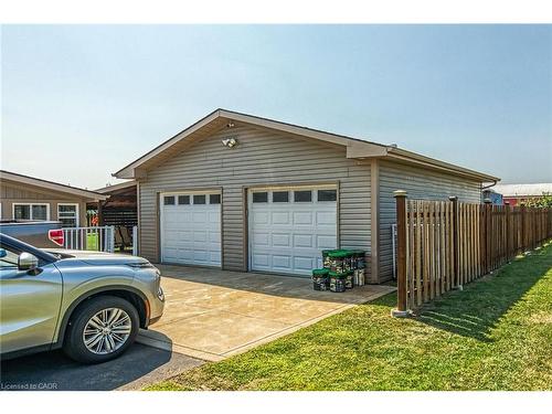 982 Highland Road E, Stoney Creek, ON - Outdoor