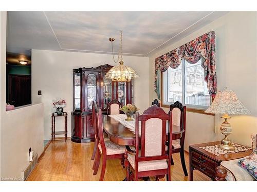 132 Forest Hill Drive, Kitchener, ON - Indoor Photo Showing Dining Room