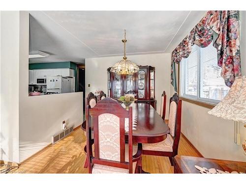 132 Forest Hill Drive, Kitchener, ON - Indoor Photo Showing Dining Room