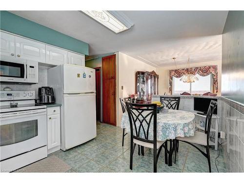 132 Forest Hill Drive, Kitchener, ON - Indoor Photo Showing Kitchen