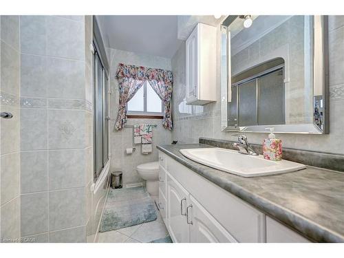 132 Forest Hill Drive, Kitchener, ON - Indoor Photo Showing Bathroom