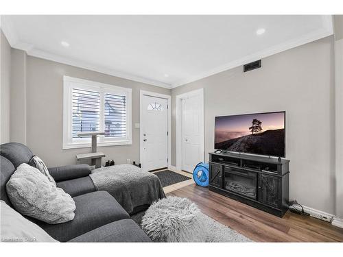 410 Cope Street, Hamilton, ON - Indoor Photo Showing Living Room