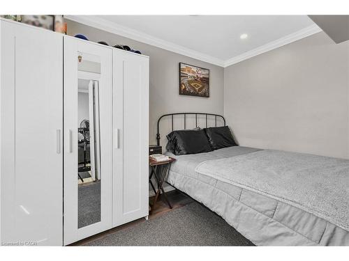 410 Cope Street, Hamilton, ON - Indoor Photo Showing Bedroom