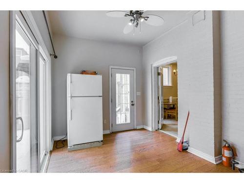 802 Waterloo Street, London, ON - Indoor Photo Showing Other Room