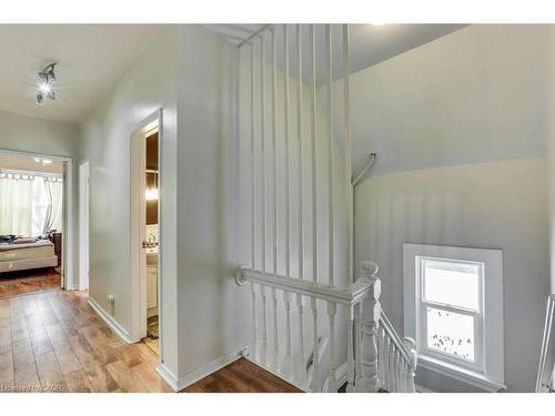 802 Waterloo Street, London, ON - Indoor Photo Showing Other Room