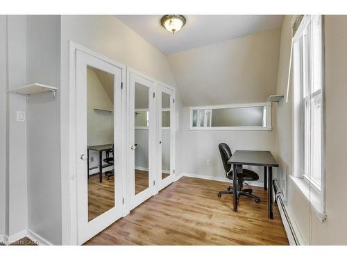 802 Waterloo Street, London, ON - Indoor