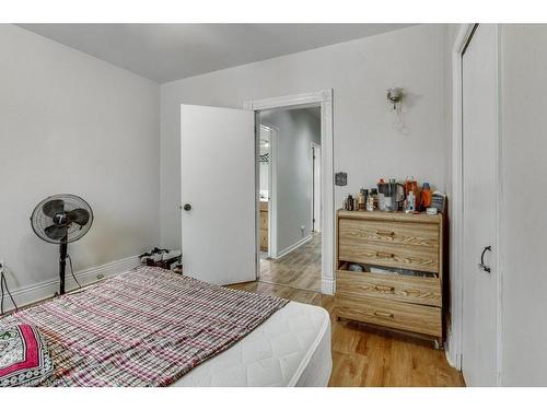 802 Waterloo Street, London, ON - Indoor Photo Showing Bedroom