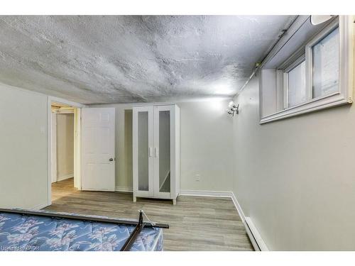 802 Waterloo Street, London, ON - Indoor Photo Showing Other Room