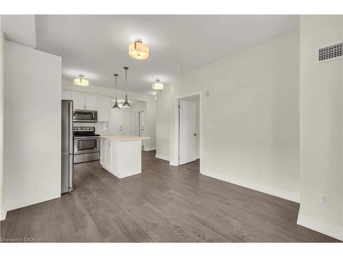 520-2486 Old Bronte Road, Oakville, ON - Indoor Photo Showing Kitchen