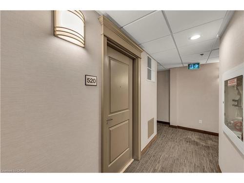 520-2486 Old Bronte Road, Oakville, ON - Indoor