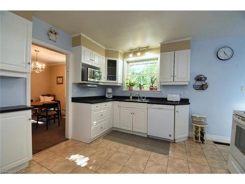 992 Baldwin Road, Mississauga, ON - Indoor Photo Showing Kitchen With Double Sink