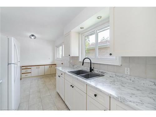 1093 Parthia Crescent, Mississauga, ON - Indoor Photo Showing Kitchen With Double Sink