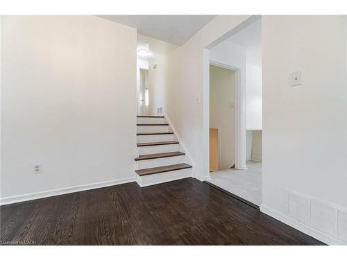 1093 Parthia Crescent, Mississauga, ON - Indoor Photo Showing Other Room