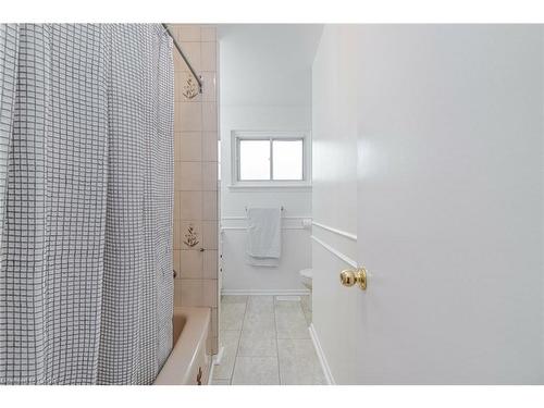 1093 Parthia Crescent, Mississauga, ON - Indoor Photo Showing Bathroom