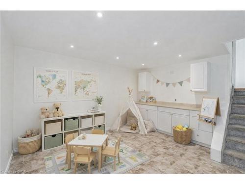 1093 Parthia Crescent, Mississauga, ON - Indoor