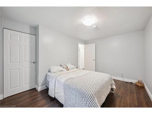 357 Grangewood Drive, Waterloo, ON - Indoor Photo Showing Bedroom