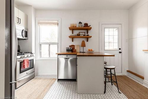 114 Chestnut Avenue, Hamilton, ON - Indoor