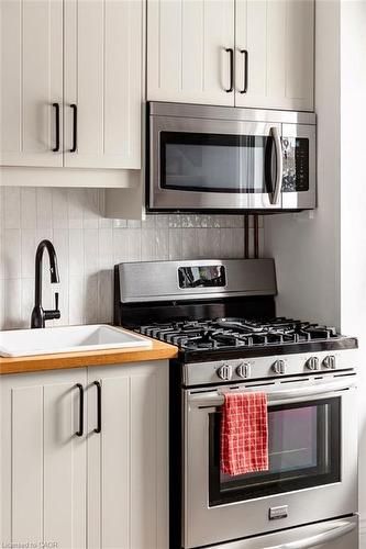 114 Chestnut Avenue, Hamilton, ON - Indoor Photo Showing Kitchen With Upgraded Kitchen