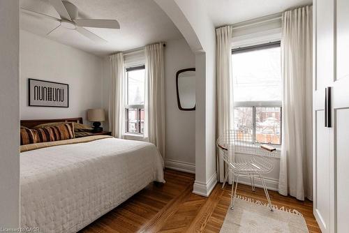 114 Chestnut Avenue, Hamilton, ON - Indoor Photo Showing Bedroom