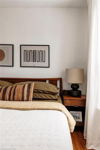 114 Chestnut Avenue, Hamilton, ON - Indoor Photo Showing Bedroom
