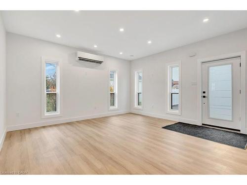 C-67 Kimberly Crescent, Kitchener, ON - Indoor Photo Showing Other Room