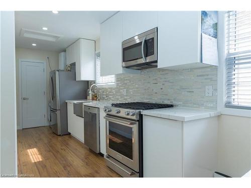 31 Newlands Avenue, Hamilton, ON - Indoor Photo Showing Kitchen With Upgraded Kitchen