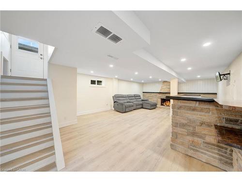 72 West 25Th Street, Hamilton, ON - Indoor Photo Showing Other Room